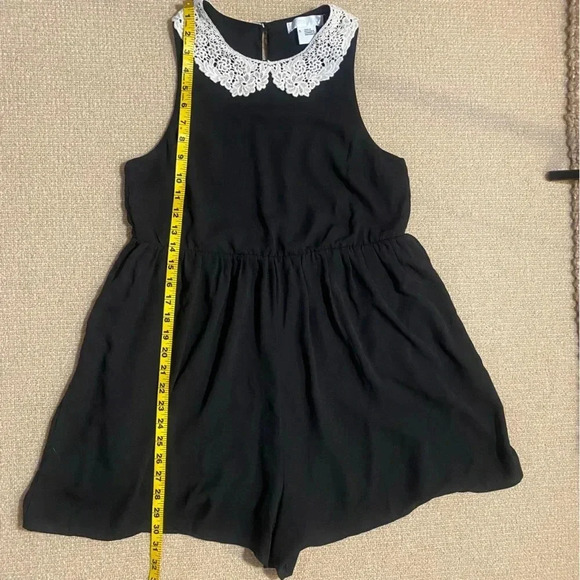 Urban Outfitters Jumpsuit Shorts Black with Lace Collar Women’s Small - Picture 7 of 9
